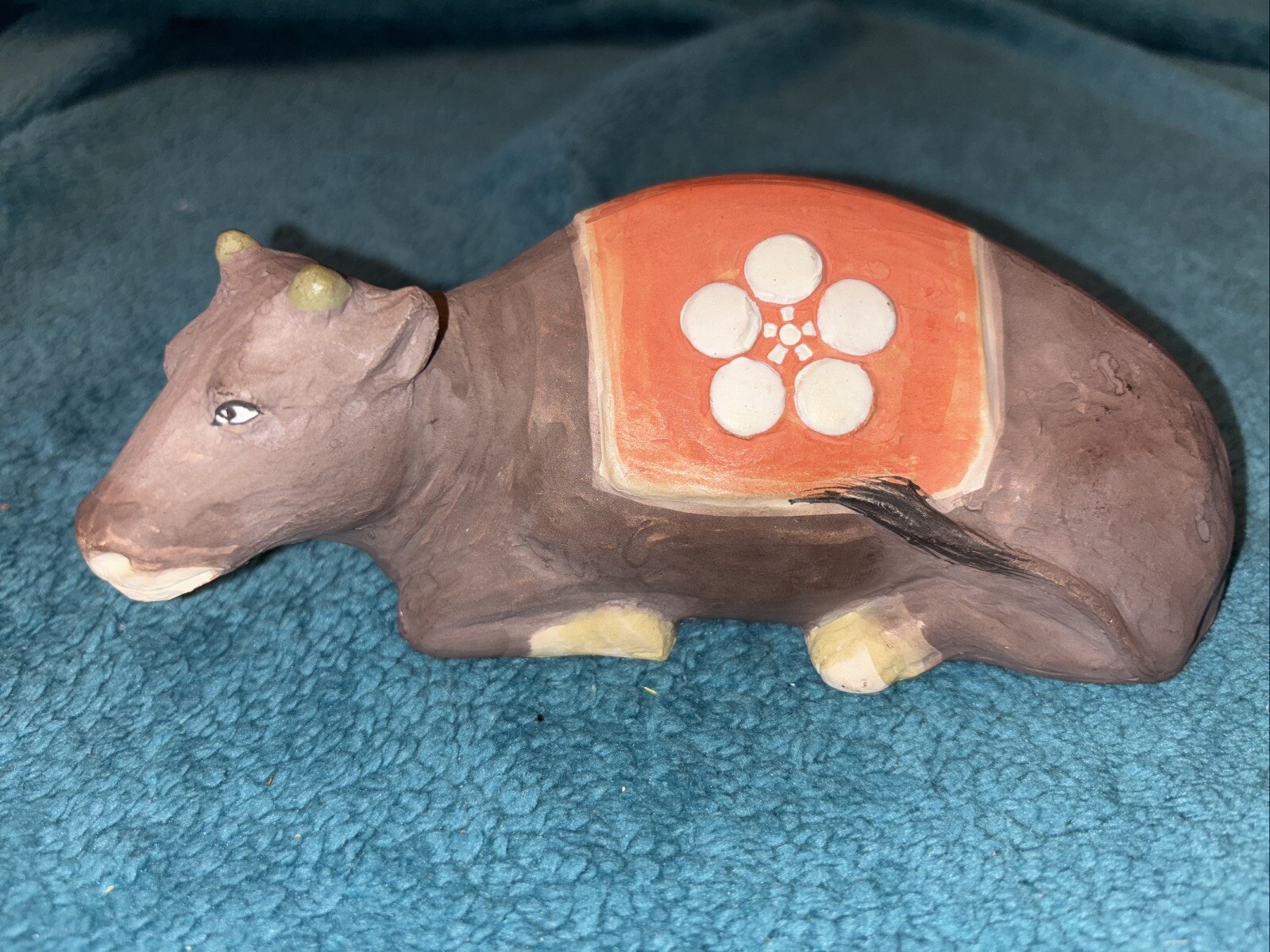 Vintage Mexican Chalkware Laying Cow Nativity Figurine Signed #A