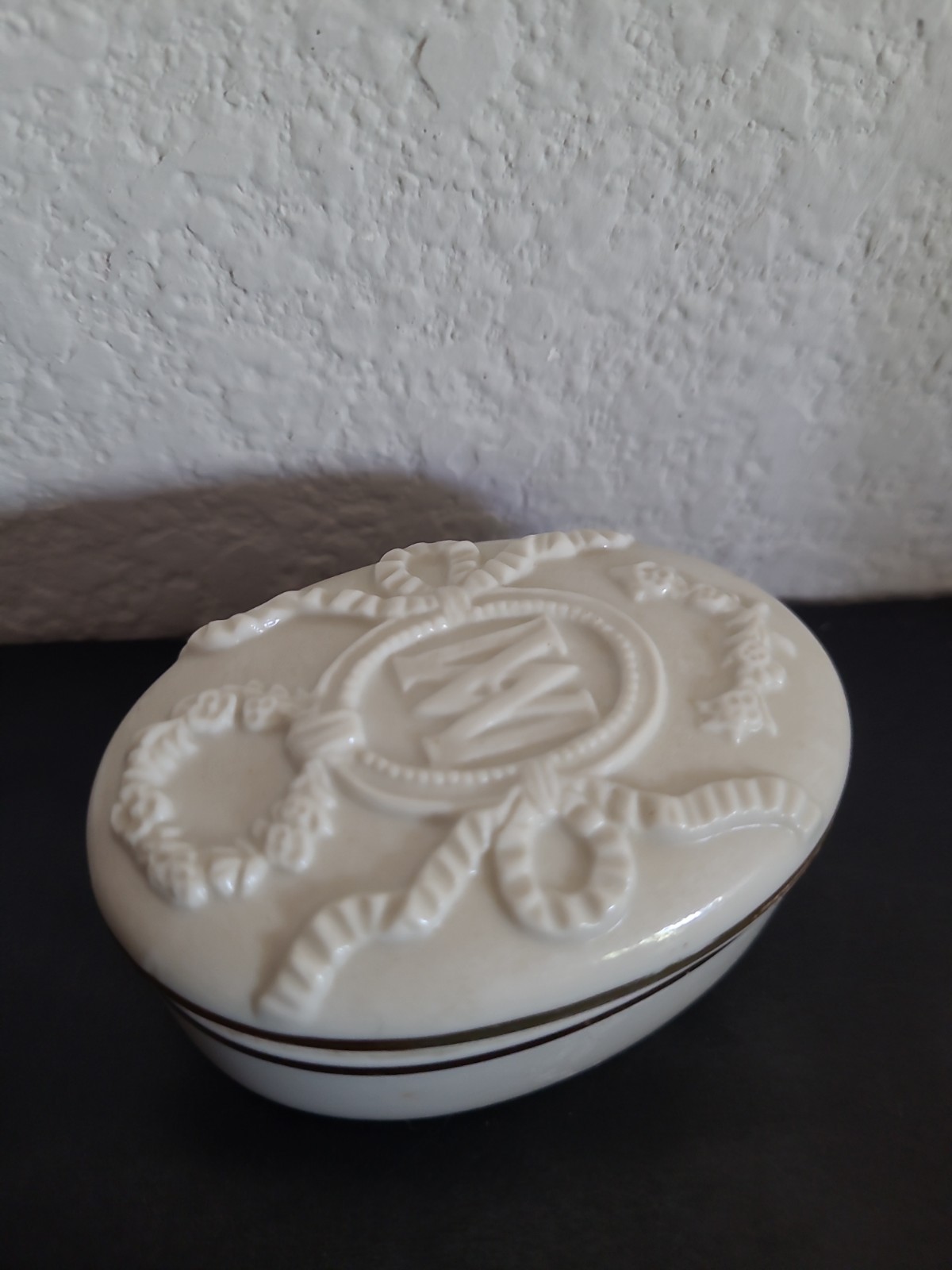 Vintage 1970s Elizabeth Arden Palais De Versailles Porcelain Trinket Box 