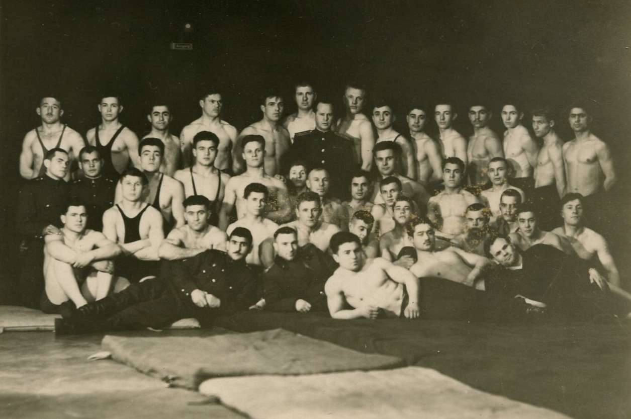 Shirtless Handsome young men athletes team muscle gay vintage photo