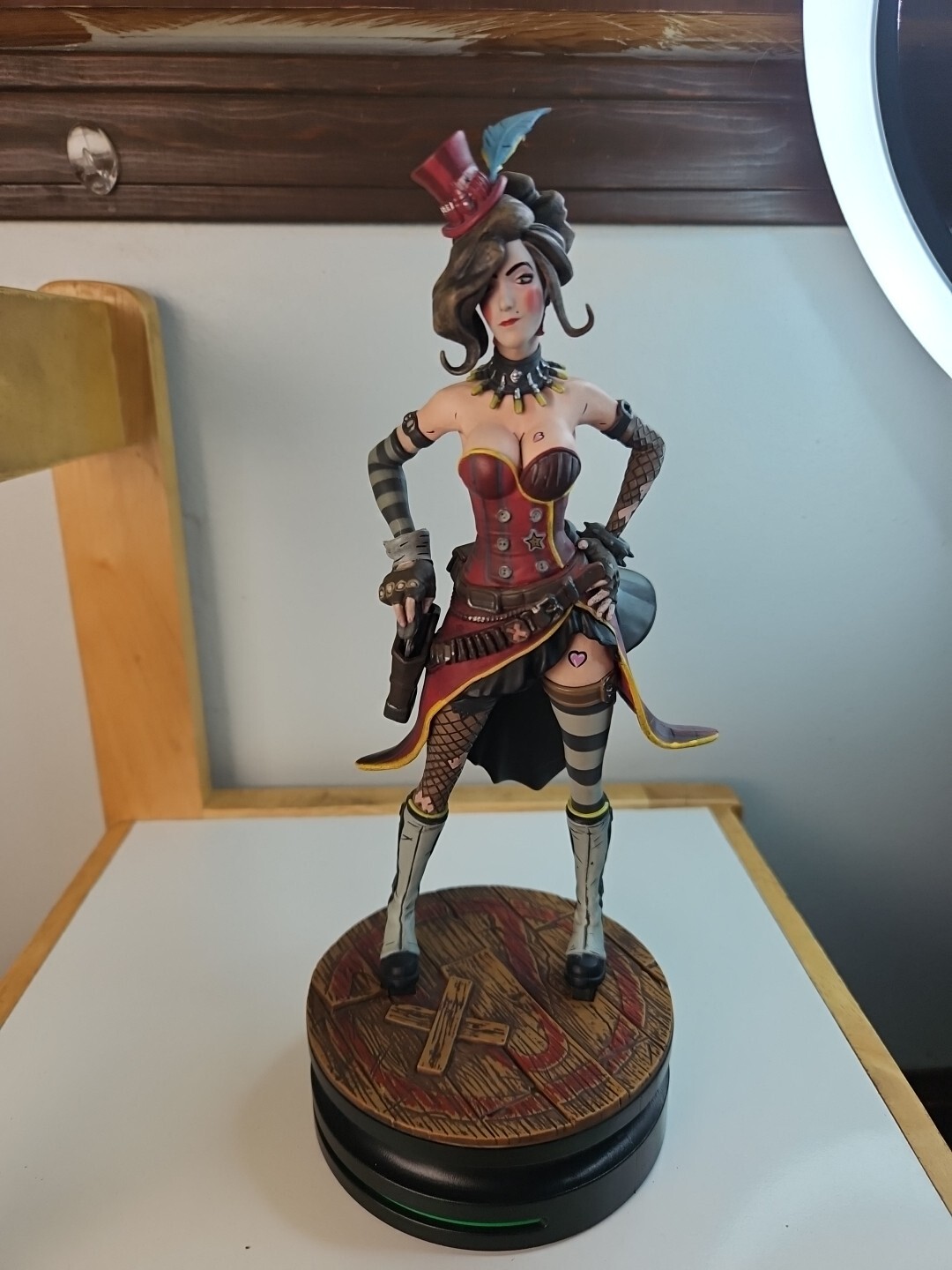Borderlands 3 Modern Icons #10 Moxxi 9'' Statue by Thinkgeek