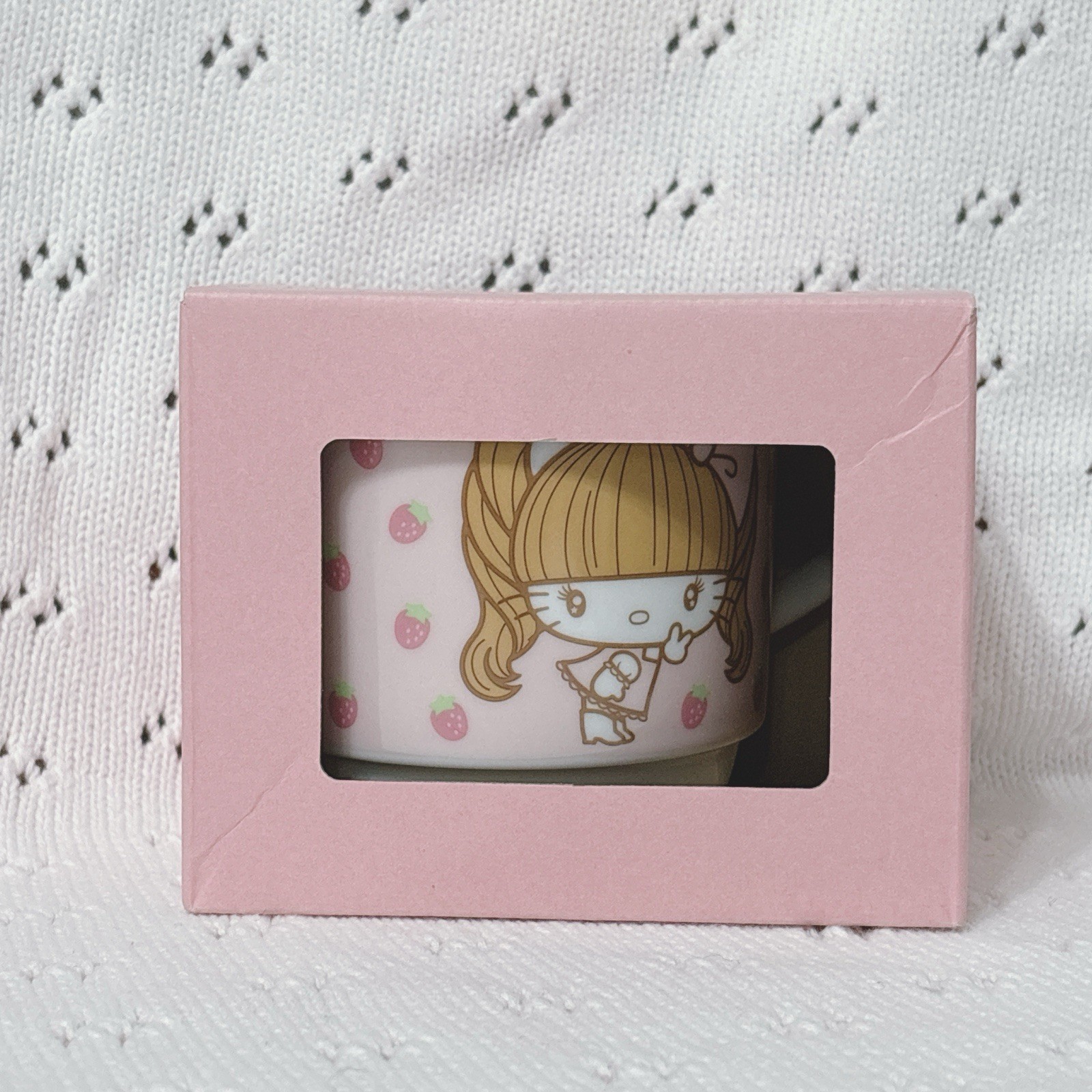 *RARE* Sanrio Japan Hello Kitty x Nozomi Tsuji Pink Strawberry Mug *RARE* Sanrio Japan Hello Kitty x Nozomi Tsuji Pink Strawberry Mug