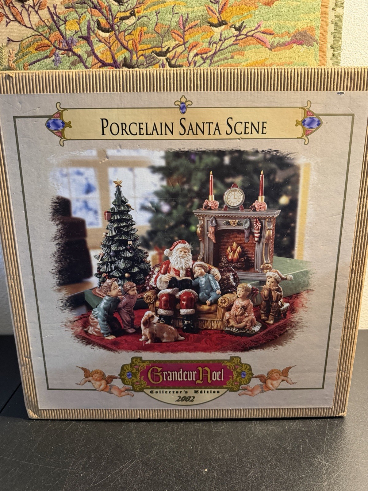 Grandeur Noel 2002 Porcelain Christmas Scene Collector's Edition Complete Boxed