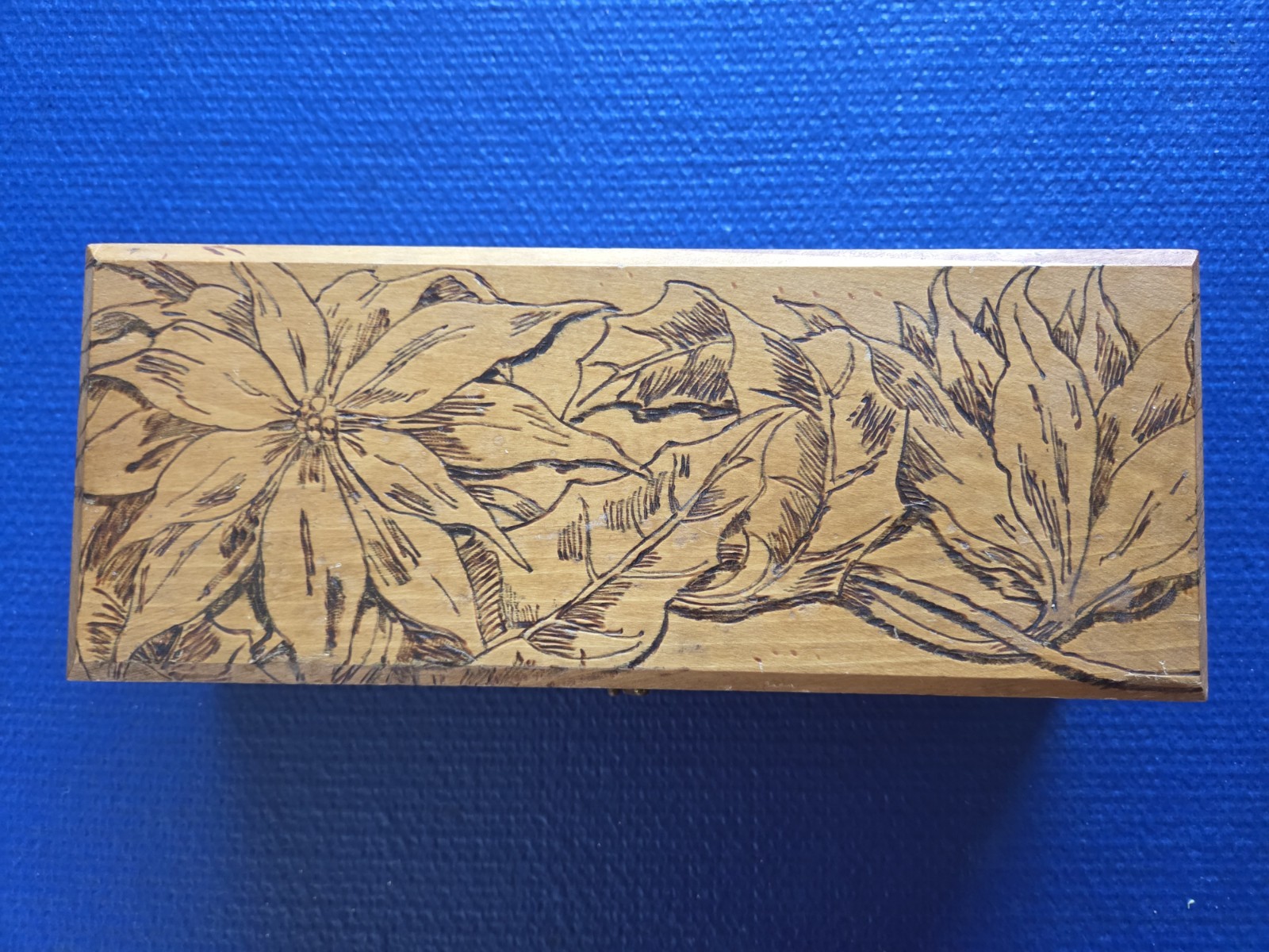 Antique Flemish Art Co #682 Pyrography Glove Box Inscribed 1904 Oakland CA