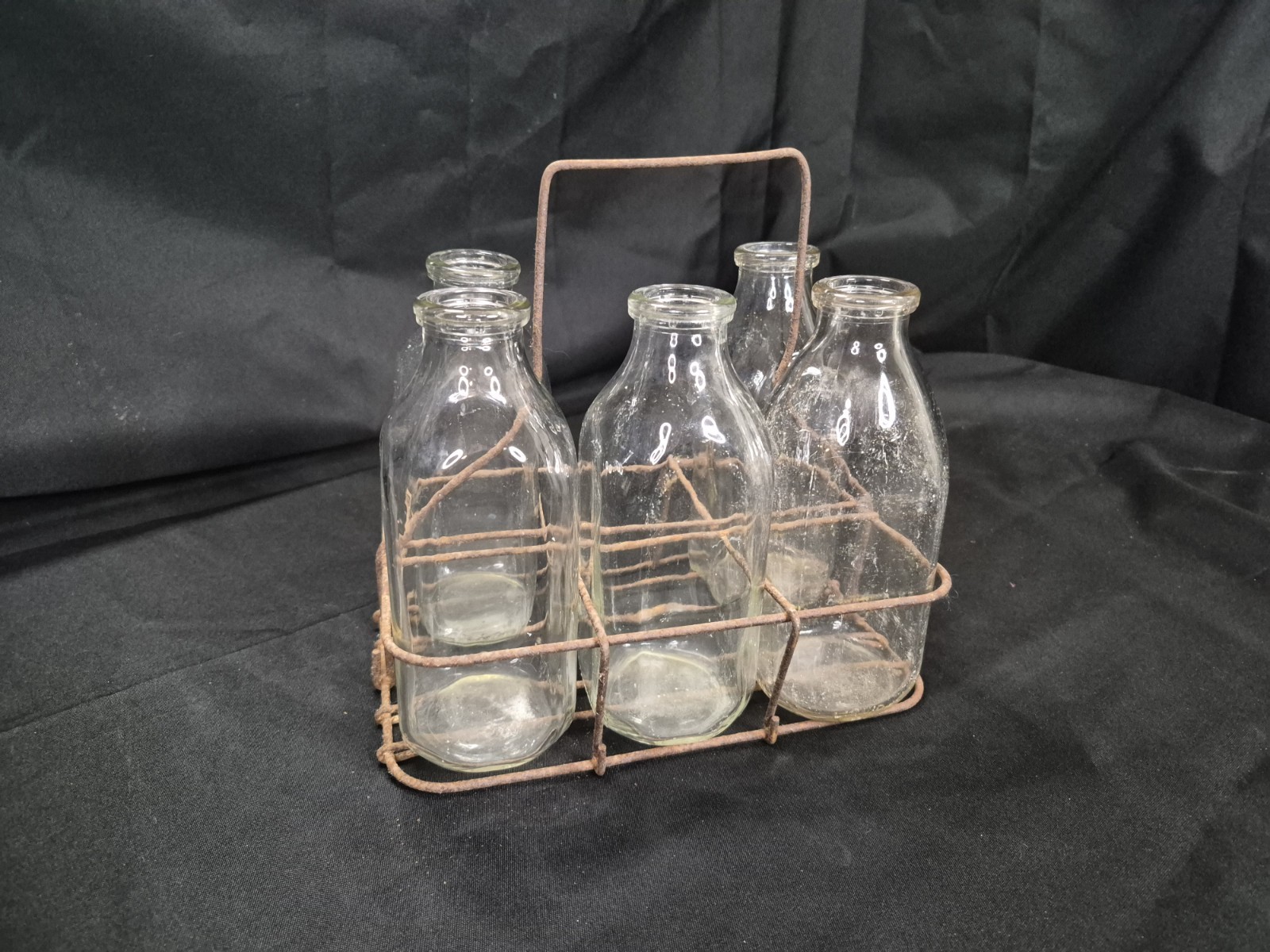 Vintage Milk Caddy & 5 Bottles,, Metal Holder Milkman Carrier Farmhouse Decor Vintage Milk Caddy & 5 Bottles,, Metal Holder Milkman Carrier Farmhouse Decor
