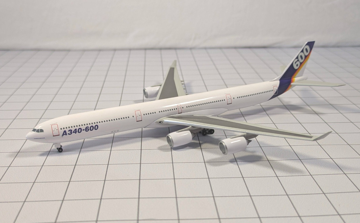 AIRBUS Factory Livery Airbus A340-600 Aircraft Model 1:400 Scale Dragon Wings AIRBUS Factory Livery Airbus A340-600 Aircraft Model 1:400 Scale Dragon Wings