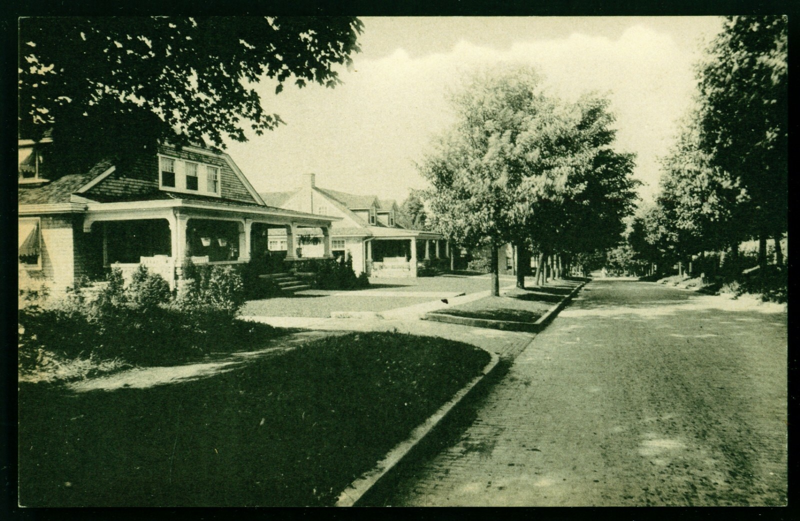 Pennsylvania, Muncy - South Main Street Residential - 1930s-40s B&W Postcard