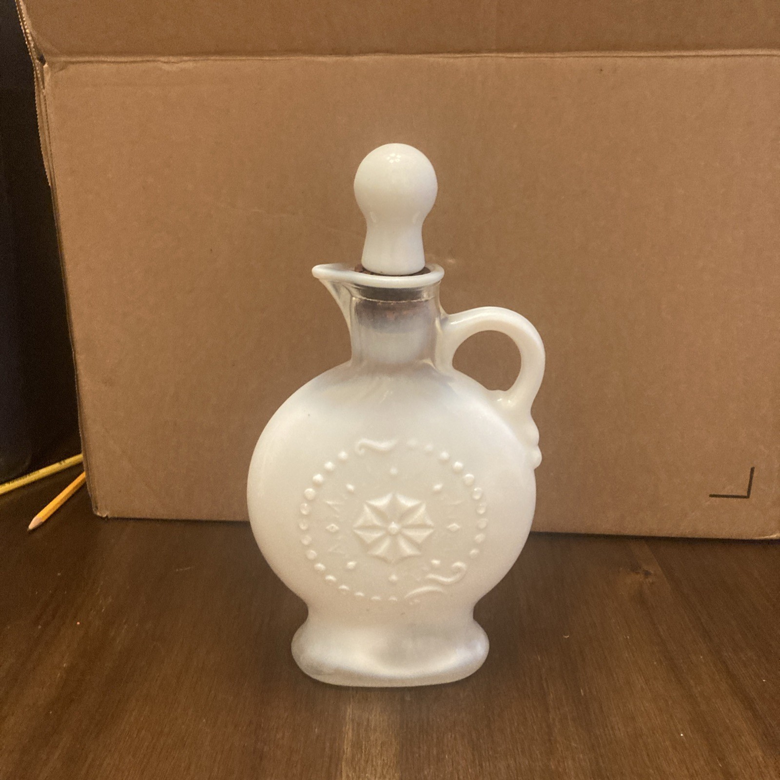 VTG 1957 JIM BEAM WHITE MILK GLASS CORKED TOP DECANTER D-334
