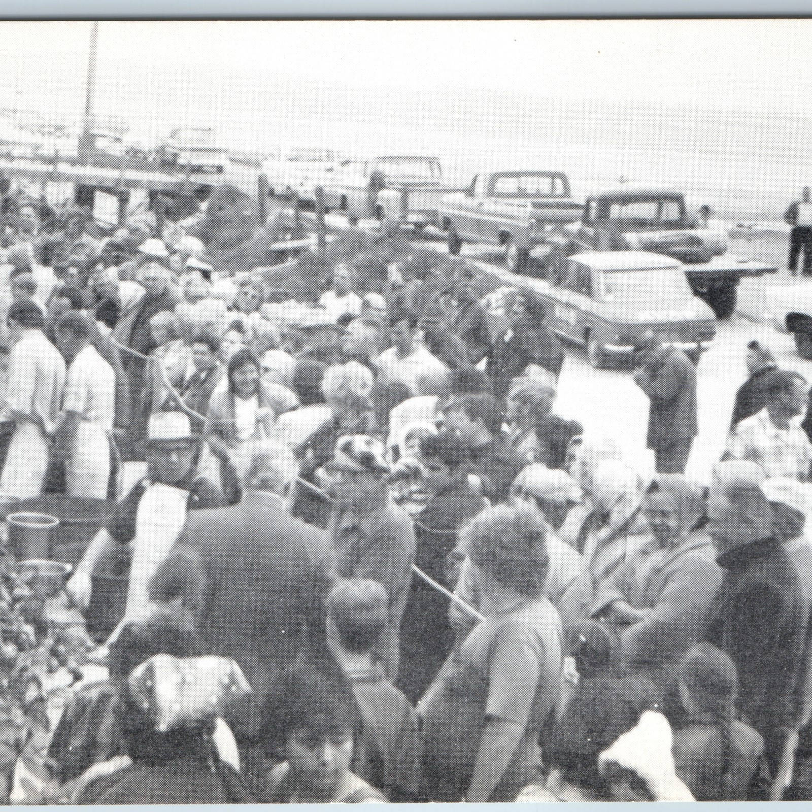 c1960s Nahcotta, WA Oyster Opening Contest Postcard Willapa Bay Fishing Crowd PC c1960s Nahcotta, WA Oyster Opening Contest Postcard Willapa Bay Fishing Crowd PC