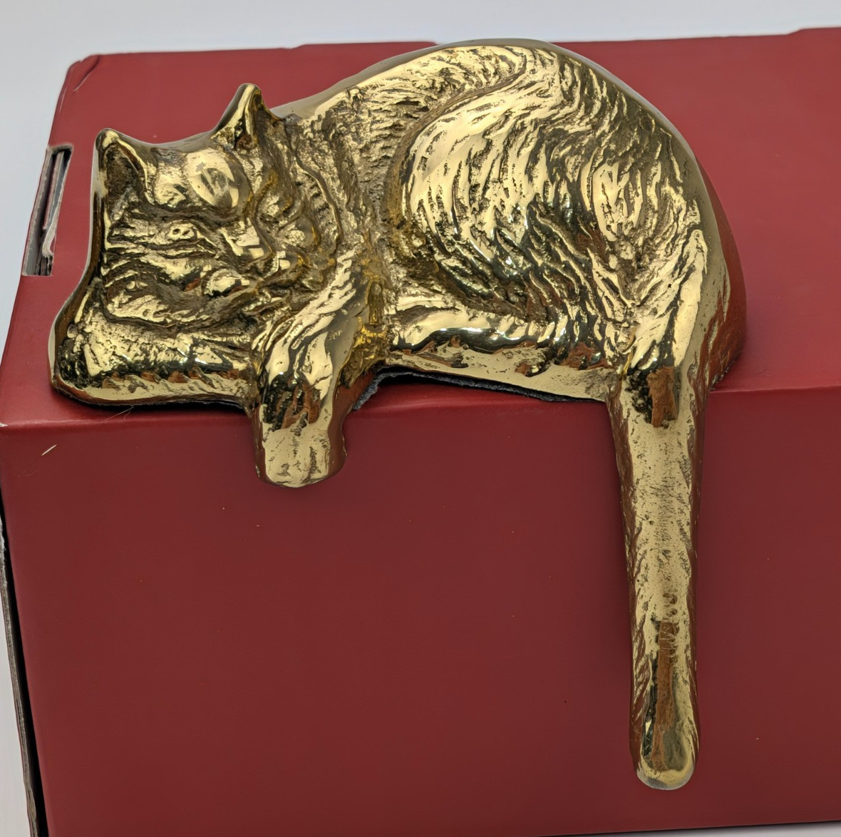 VTG Brass Sleeping Kitten Cat Shelf Book Sitter 1990\'s Decorative Figurine VTG Brass Sleeping Kitten Cat Shelf Book Sitter 1990\'s Decorative Figurine