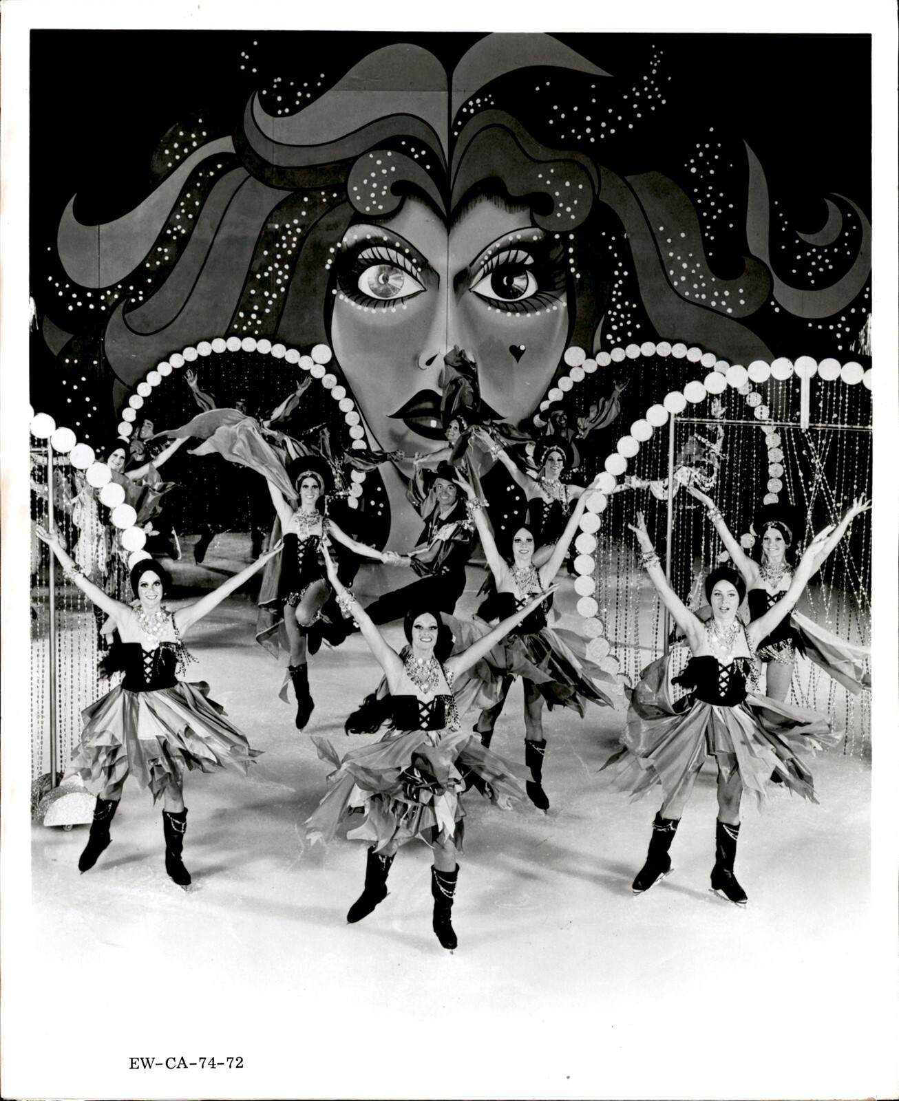LD315 Original Photo ICE CAPADES GYPSY MAGIC FIGURE SKATERS @ BOSTON GARDEN LD315 Original Photo ICE CAPADES GYPSY MAGIC FIGURE SKATERS @ BOSTON GARDEN