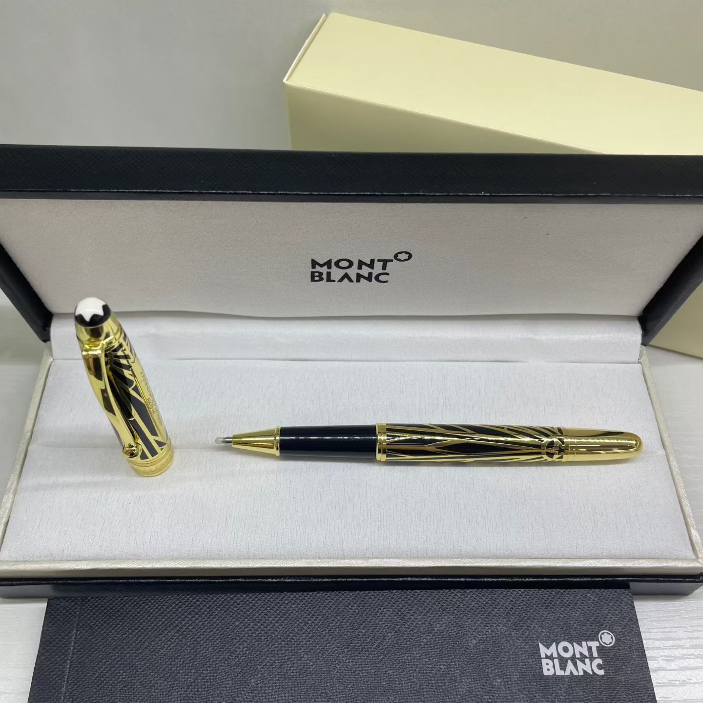 New Montblanc Meisterstuck 163 Rollerball Pen Black Gold Metal Trim w/ Gift Box New Montblanc Meisterstuck 163 Rollerball Pen Black Gold Metal Trim w/ Gift Box