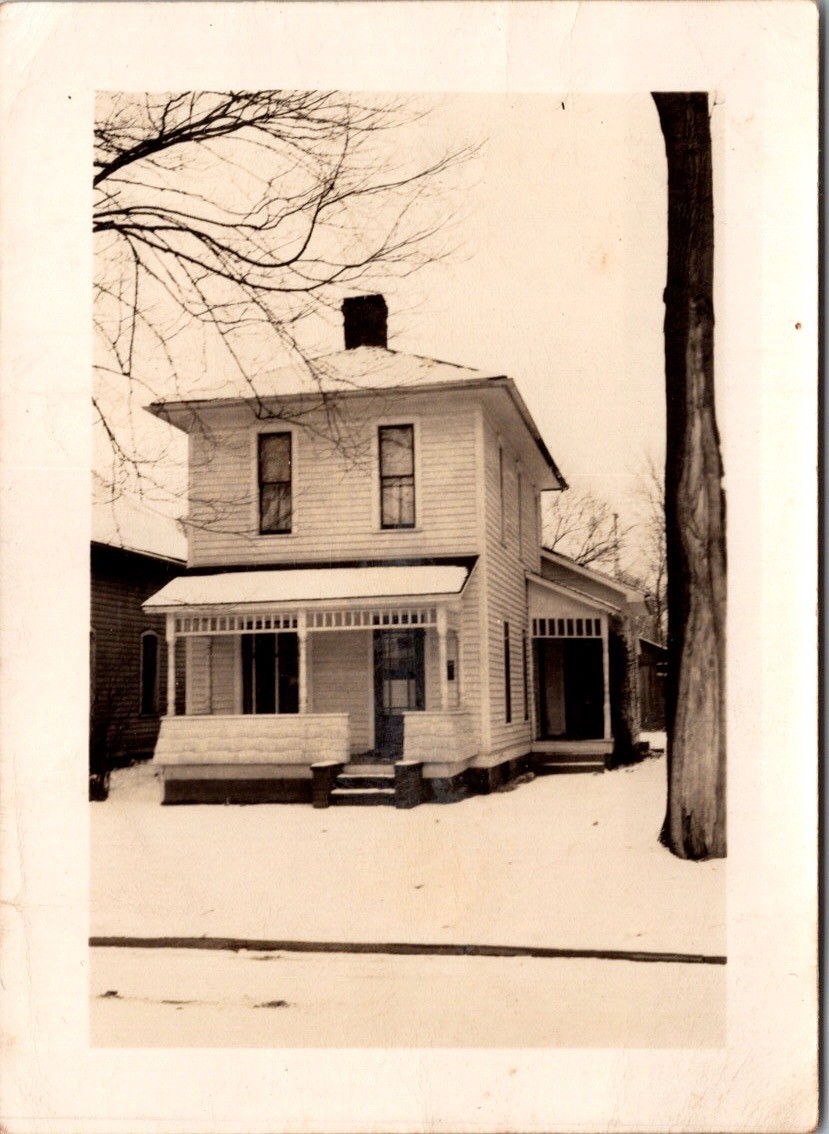 Vtg B&W Photo 20th Century American House Winter 605 W Vine St Mt Vernon Ohio