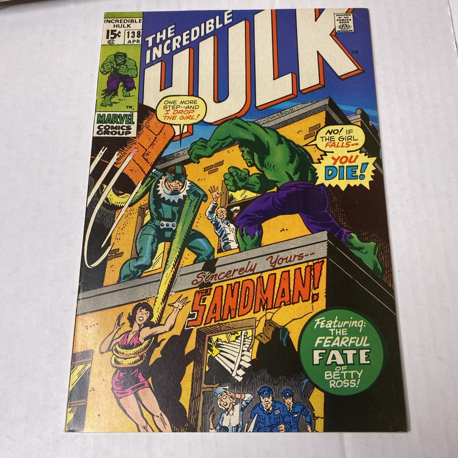 INCREDIBLE HULK #138 1971 GLOSSY,GORGEOUS VF SANDMAN BETTY TURNED TO GLASS WHITE