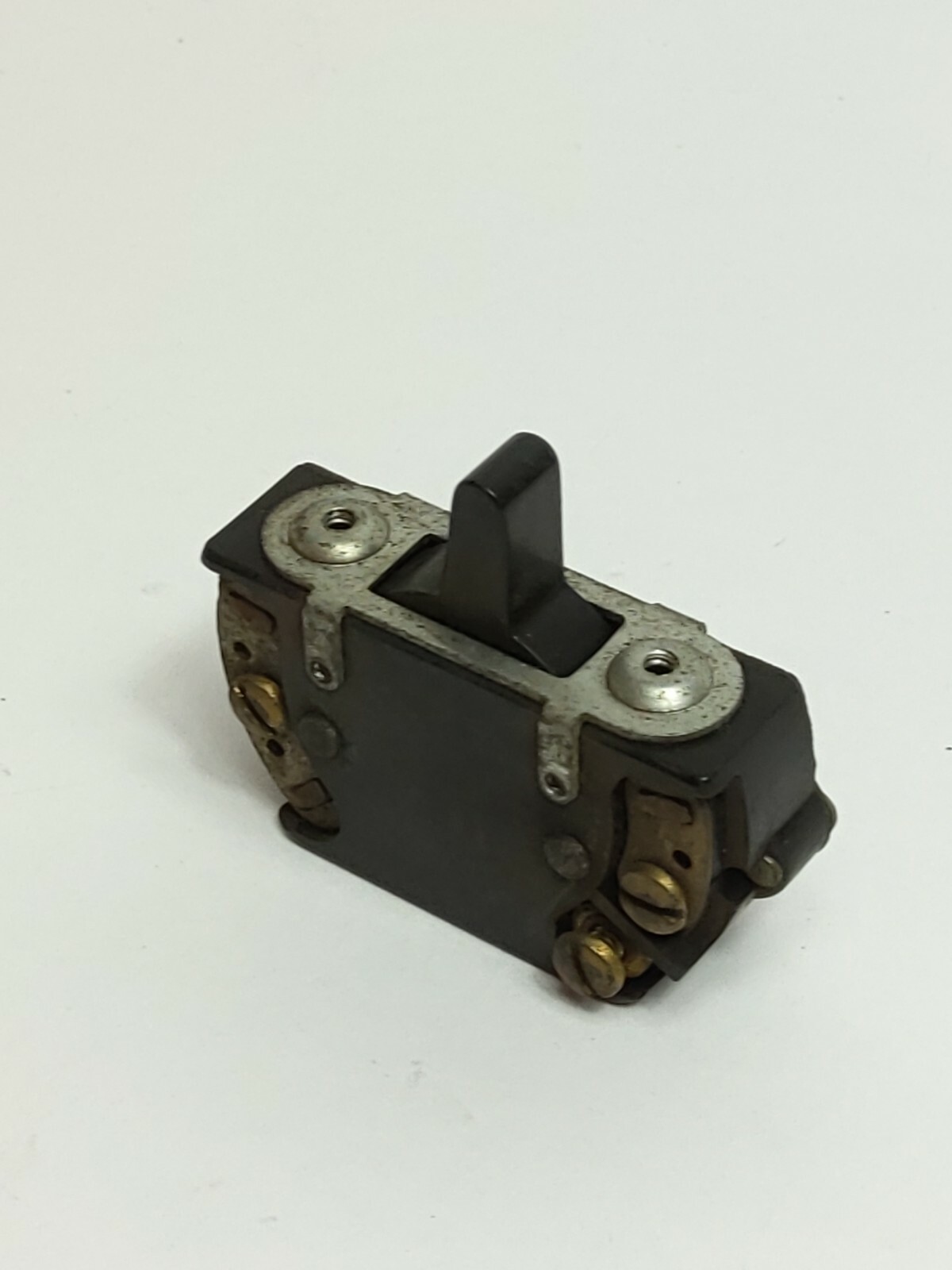 VINTAGE A-H&H BLACK BAKELITE 3-WAY SWITCH 5A/250V 10A/125V (NOS)