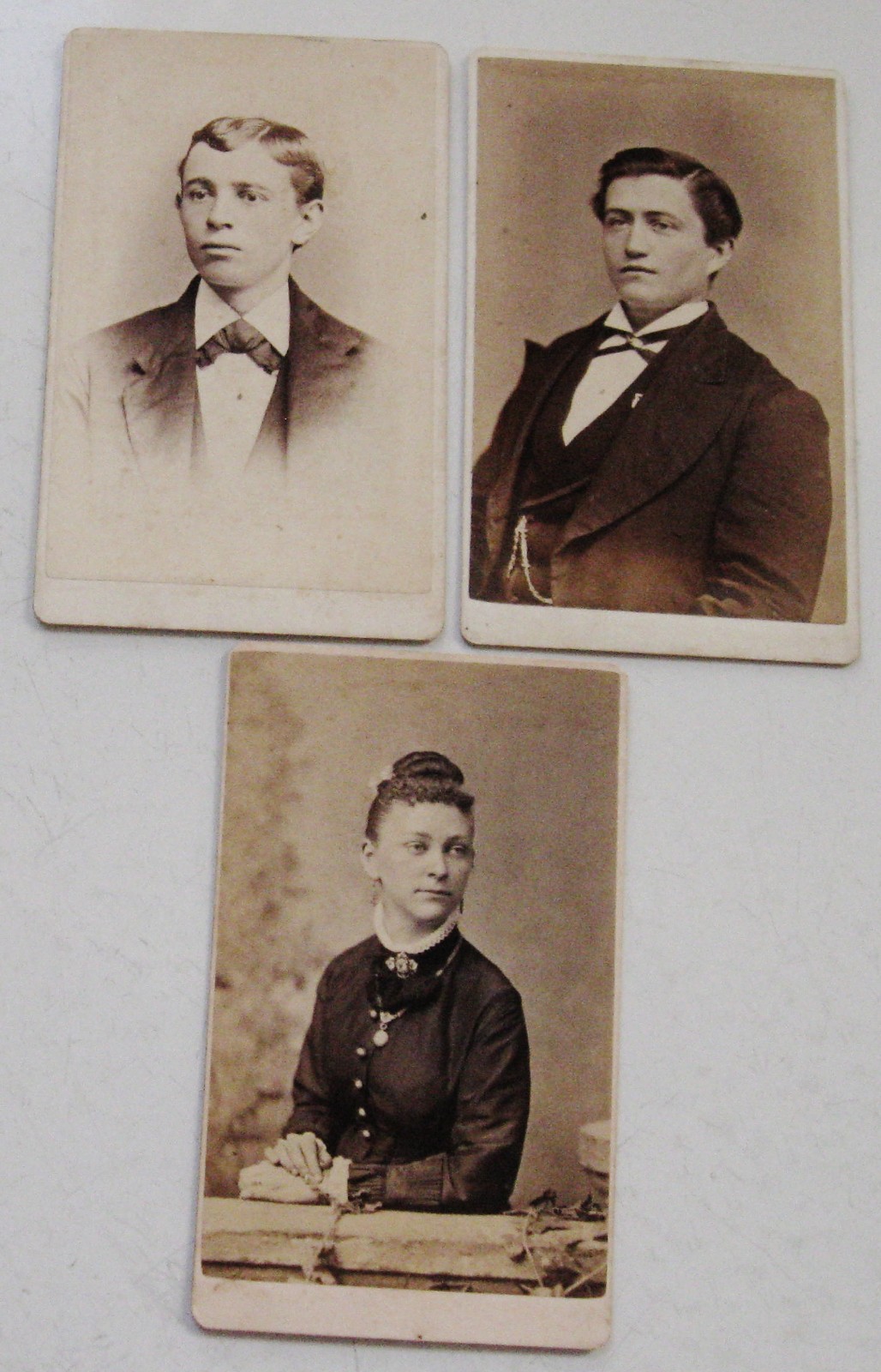 3 ANTIQUE CDV PHOTOS PORTRAITS BY ENTREKIN FROM MANAYUNK PENNSYLVANIA