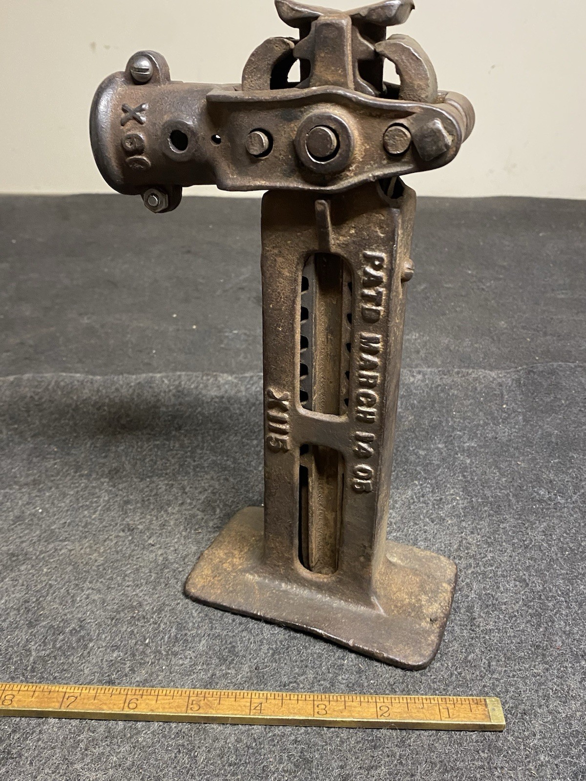 Antique Peerless No. 15 Auto Jack Oliver Mfg. Pat’D March 14, 1905 USA Works Antique Peerless No. 15 Auto Jack Oliver Mfg. Pat’D March 14, 1905 USA Works