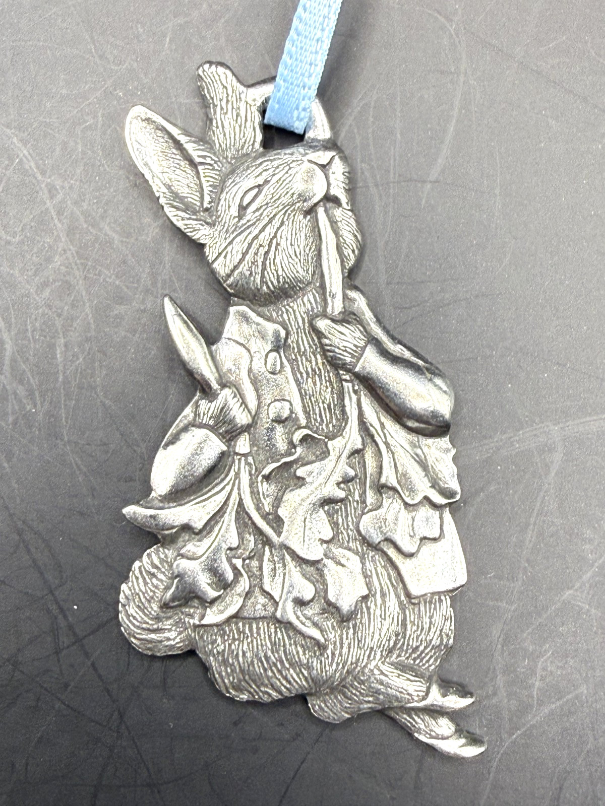 1996 Danforth Arthur Court Bunny Rabbit Pewter Ornament 