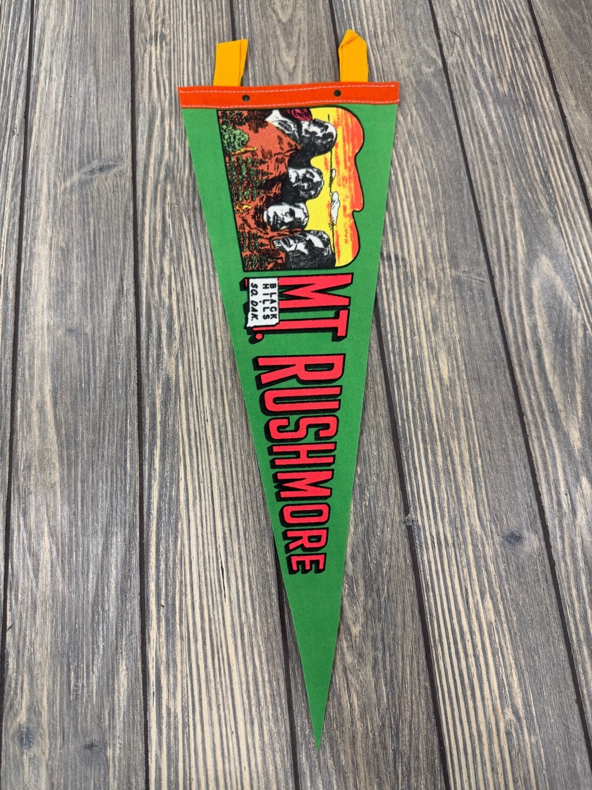 Vintage Mt. Rushmore Pennant Green Felt 20”