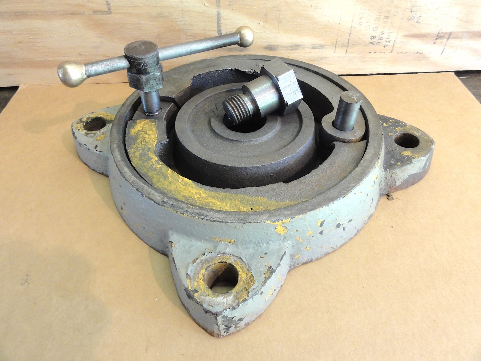VINTAGE ANTIQUE CHAS.PARKER VISE #975 SWIVEL BASE & LOCK MECHANISM & MAIN BOLT