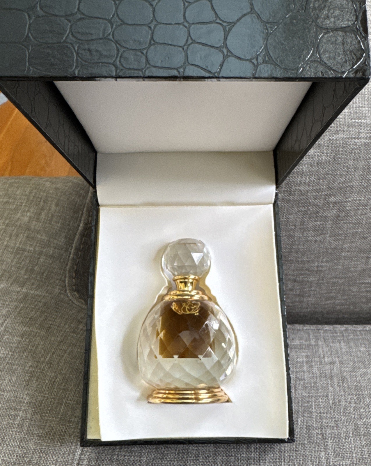 Vintage Crystal Perfume Bottle Faceted Clear Body Gold Accents & Stopper Unused