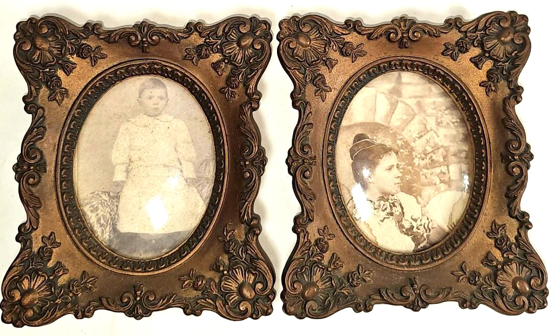 VTG Pair of Cameo Creation Small Ornate Portrait Frames Set Oval Bubble Glass 5