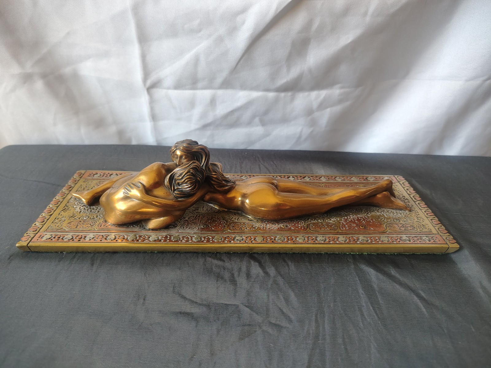 Vintage 1979 Giovanni Schoeman Embrace Bronze Statue Nude Couple Kiss Signed Vintage 1979 Giovanni Schoeman Embrace Bronze Statue Nude Couple Kiss Signed