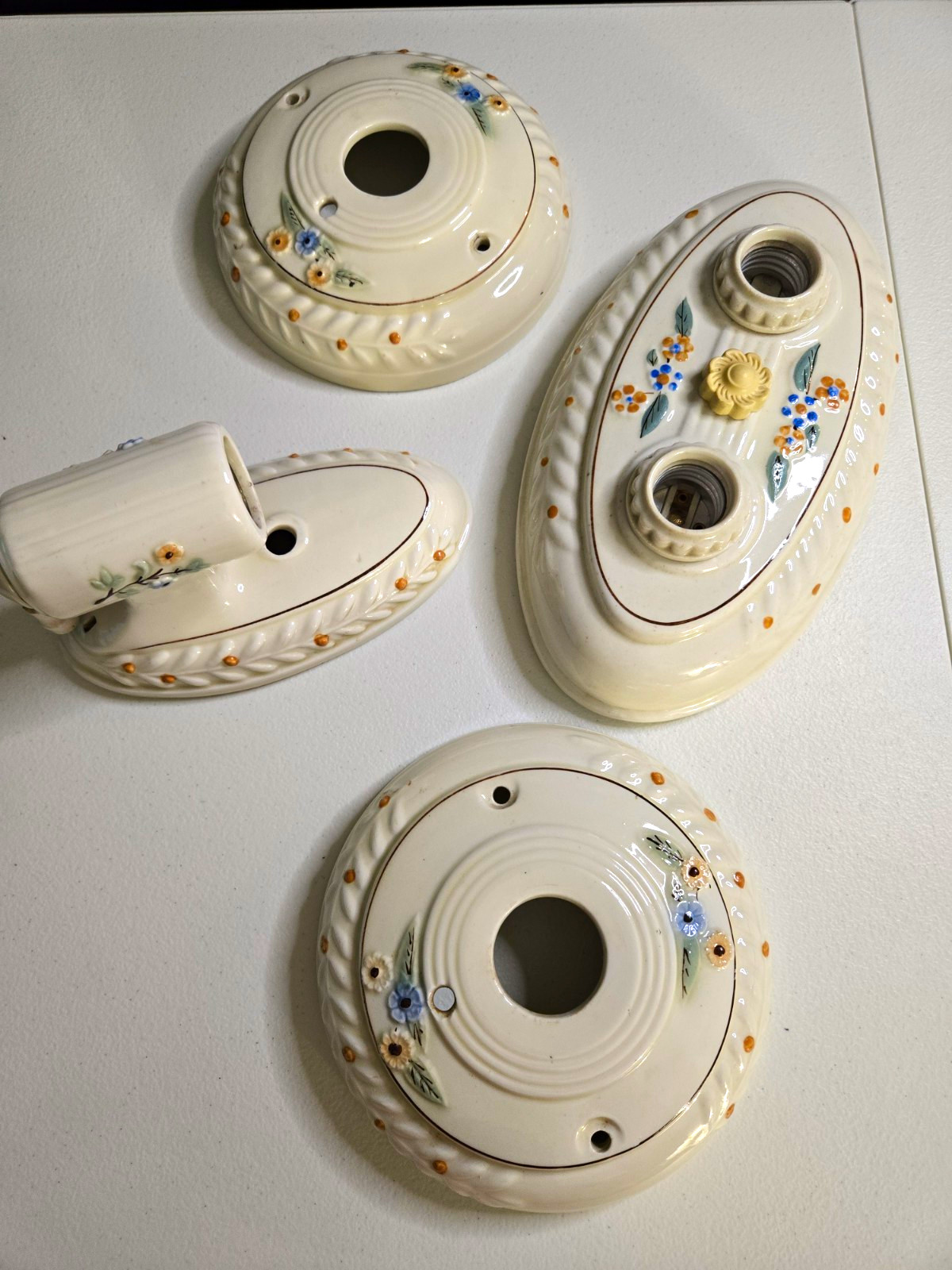 Vintage Art Deco Porcelier Porcelain Floral Set of 4 Light Fixtures/Covers 1930s Vintage Art Deco Porcelier Porcelain Floral Set of 4 Light Fixtures/Covers 1930s