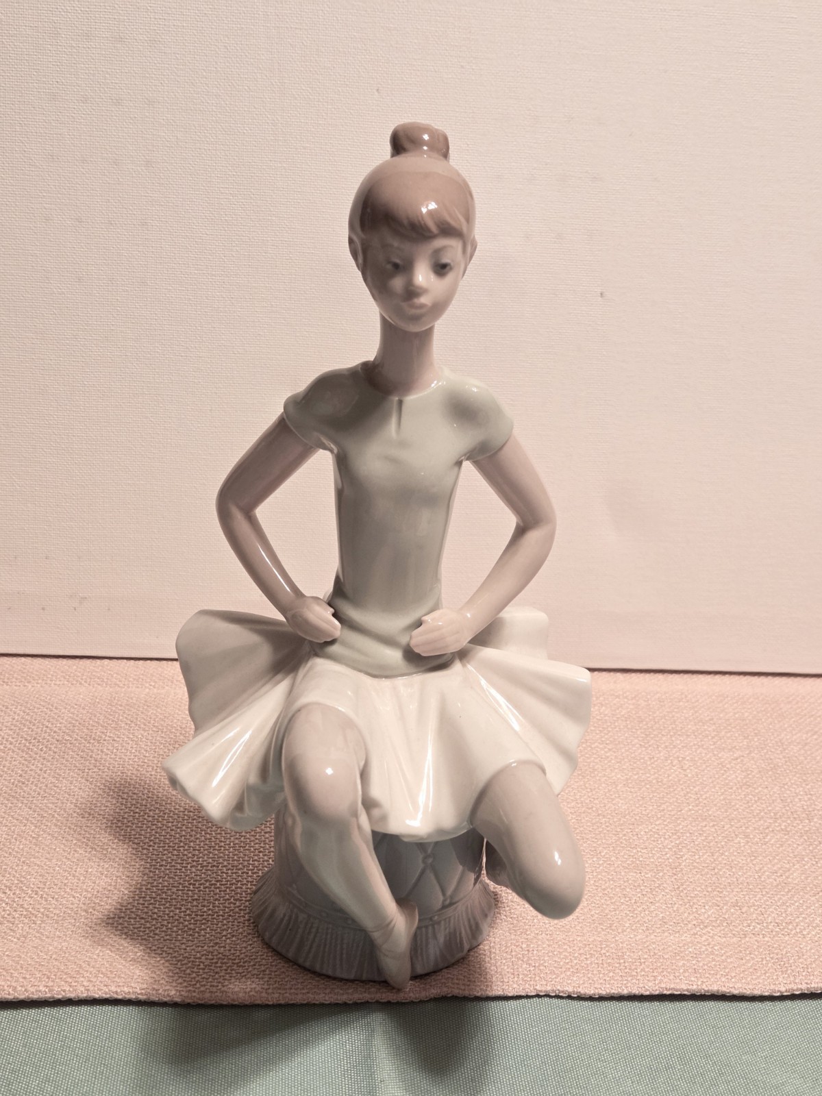 Lladro ballerina figurine \ Lladro ballerina figurine \