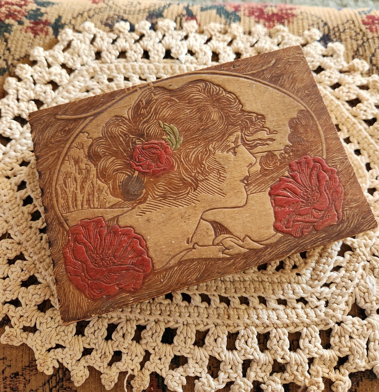 Art Nouveau Hinged WOODEN BOX  Wood Pyrography Lovely Lady Painted Poppies NICE