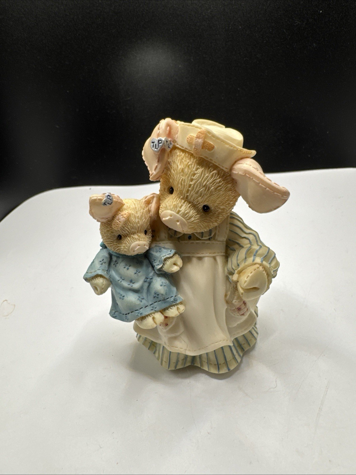 Enesco, Vintage 1995, Pig Nursing Collectible, \