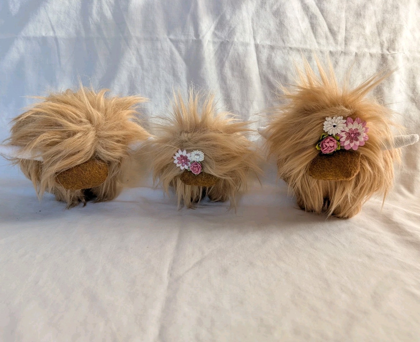 *Handmade* Brown Highland Cow Family Of 3 Dad Mom and Daughter with pink flowers