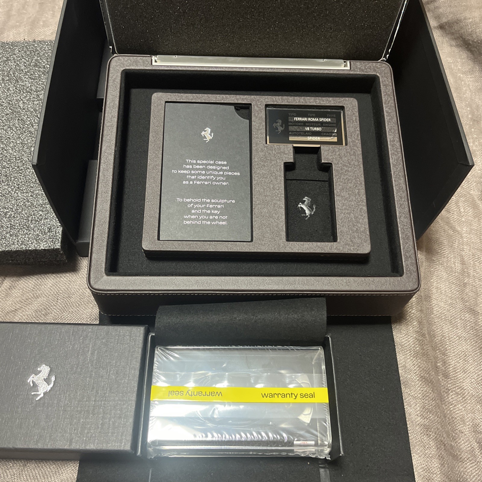 Ferrari SF90 Owner\'s Key Presentation Box Set w/ MR Collection 1:43 Model Rare