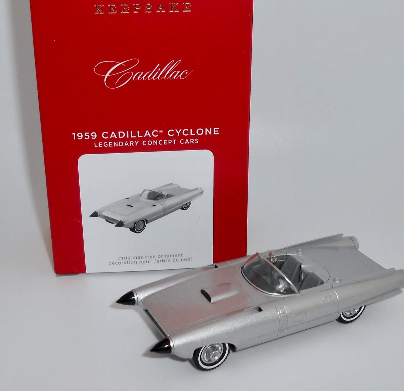 2021 Hallmark Ornament 1959 CADILLAC CYCLONE 4th Legendary Concept Cars SDB H72