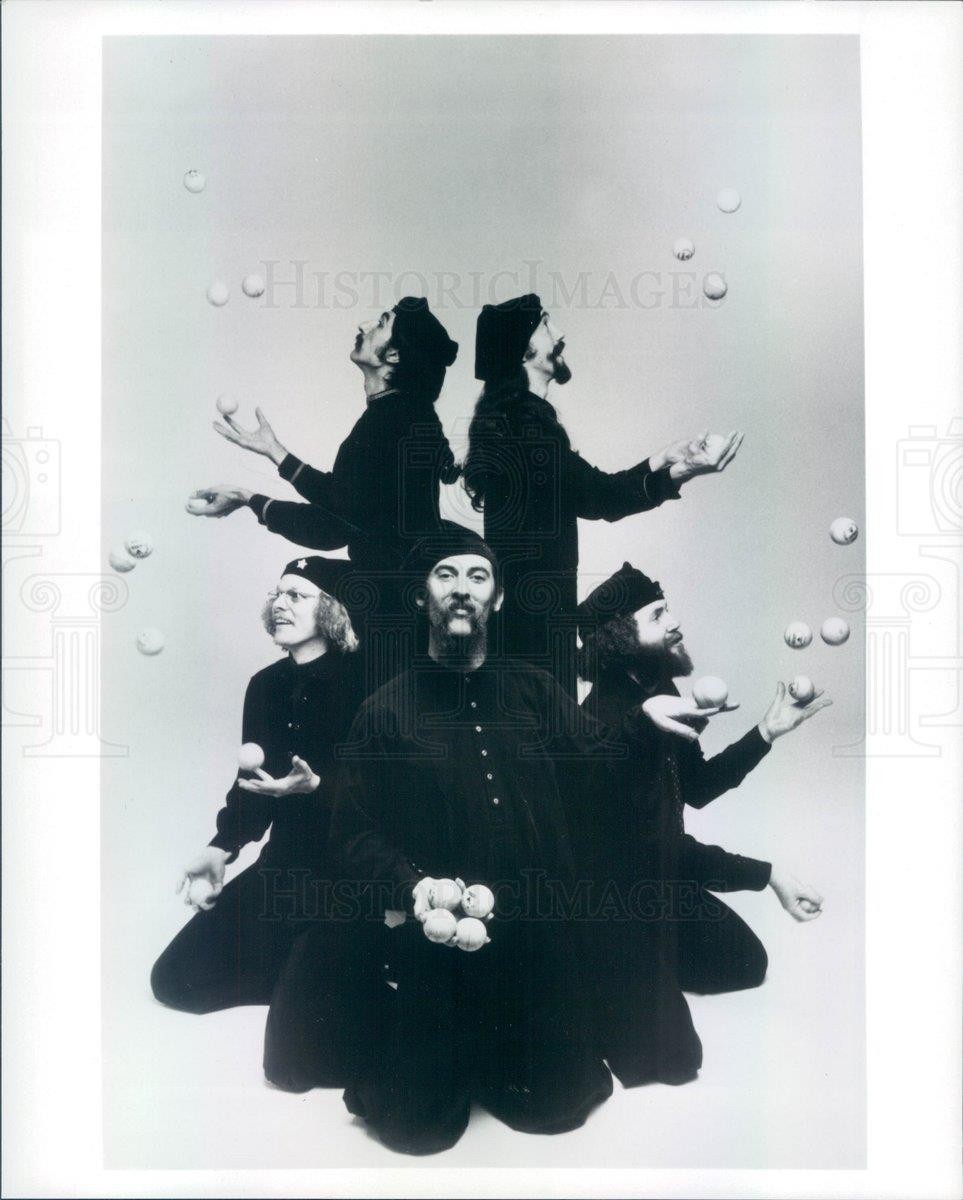 1984 Press Photo Juggling & Comedy Troupe Flying Karamazov Brothers - rkf11599 1984 Press Photo Juggling & Comedy Troupe Flying Karamazov Brothers - rkf11599