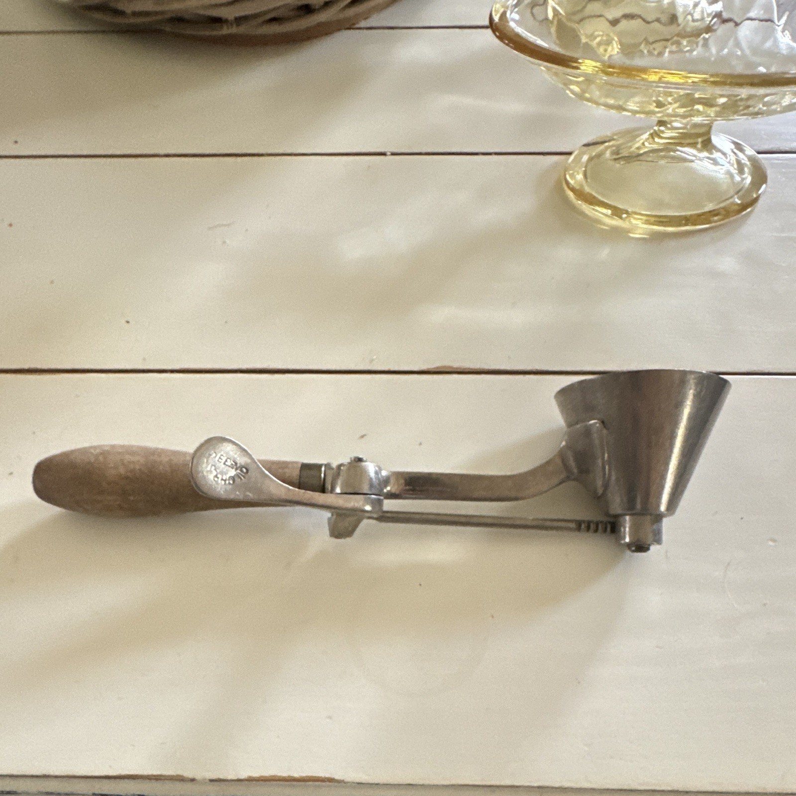 Vintage Gilchrist No 33 Conical Ice Cream Scoop Wood Handle Size 12