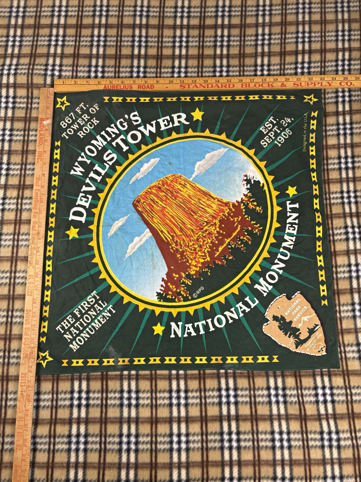 Vintage Devils Tower Wyoming Bandana 24” National Monument USA Souvenir Scarf