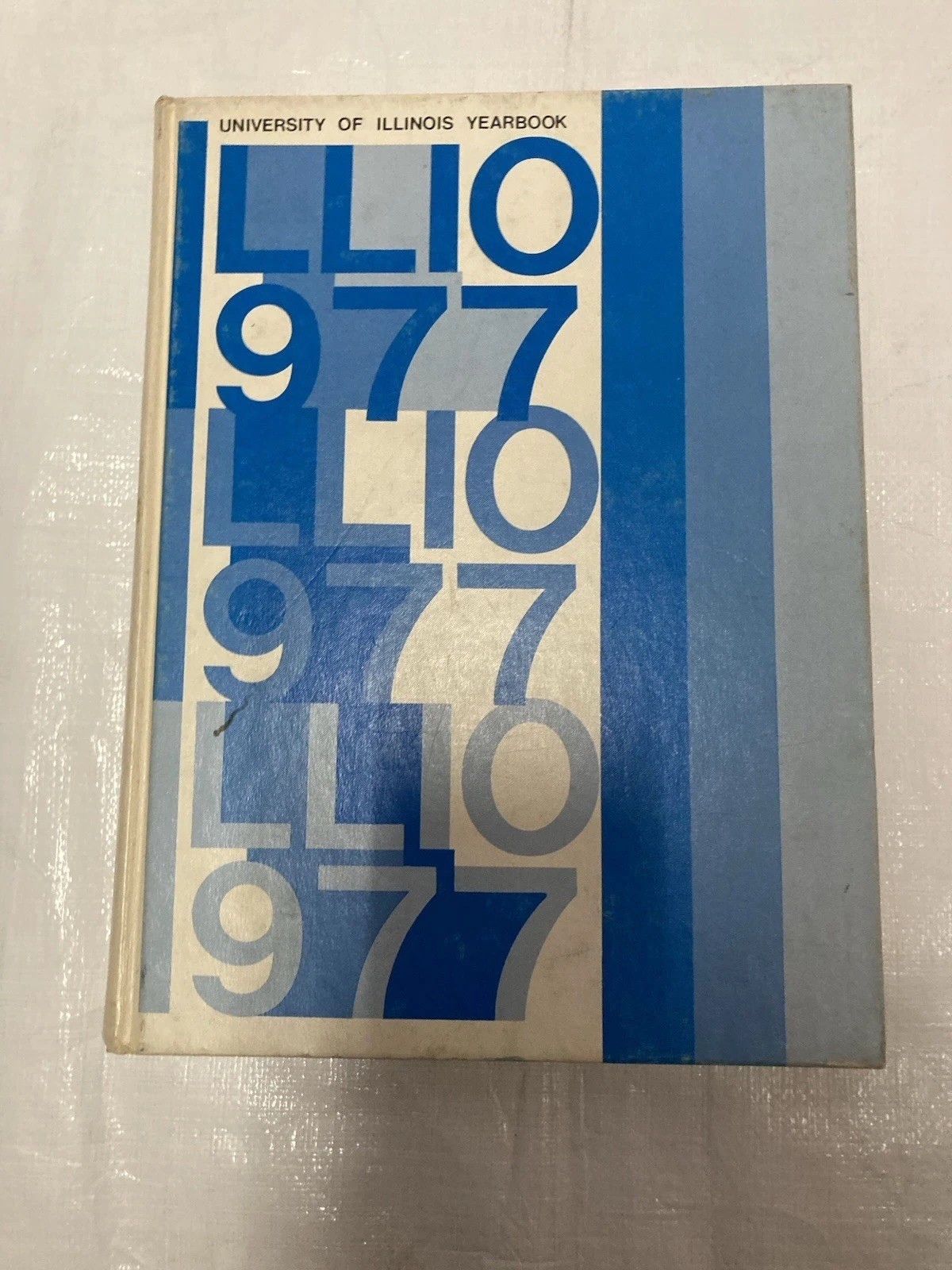 University Of Illinois 1977 Illio Yearbook Champaign Urbana