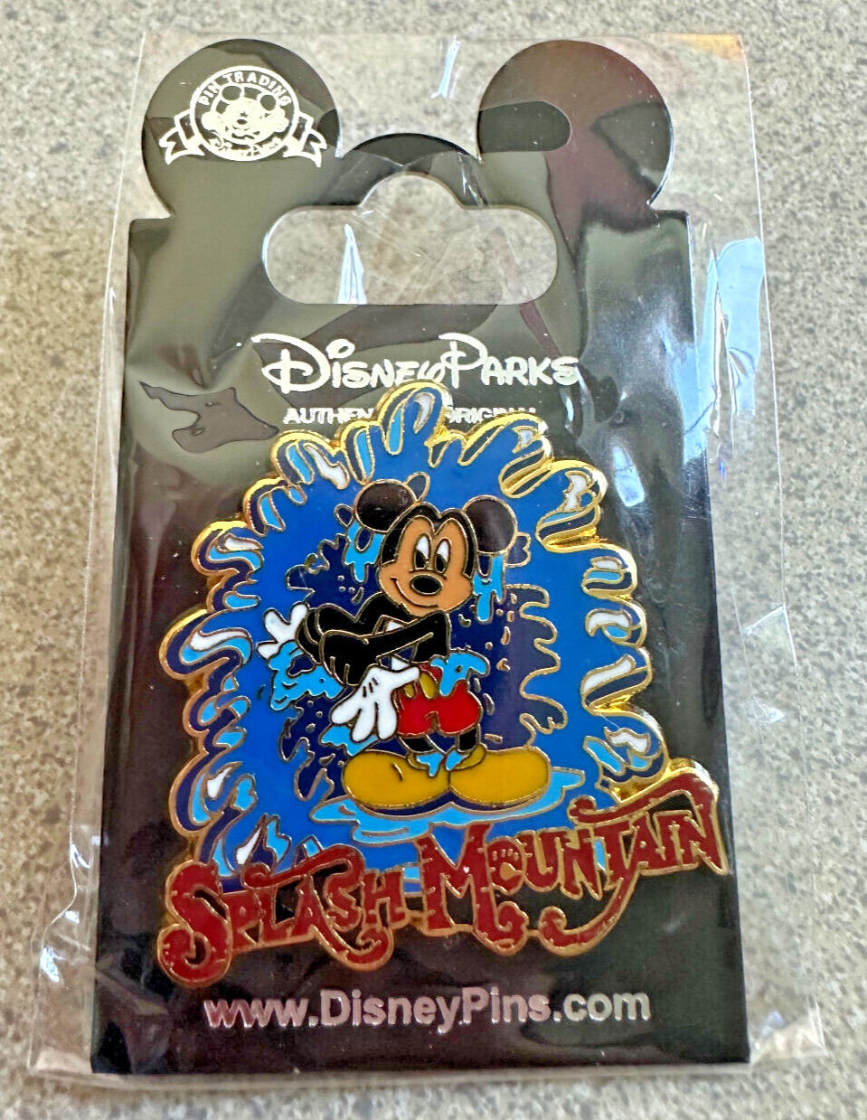 DISNEY PIN MICKEY MOUSE SPLASH MOUNTAIN 2002 WRINGING WHITE GLOVES DISNEY PIN MICKEY MOUSE SPLASH MOUNTAIN 2002 WRINGING WHITE GLOVES