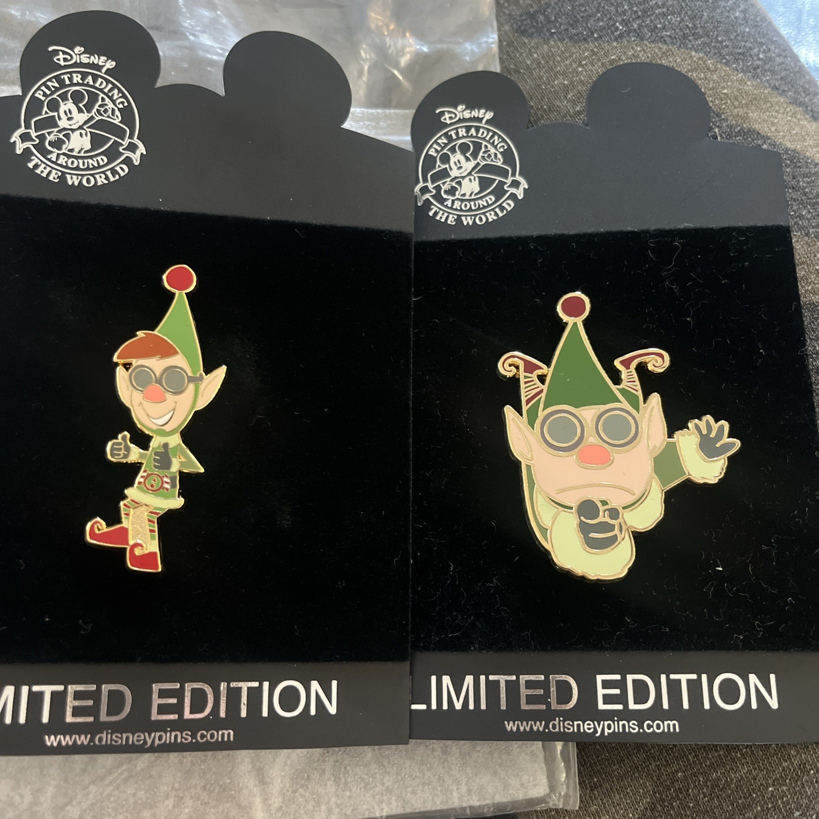 LE 100 Disney Shopping Prep & Landing Christmas Secret Mission Pin (2) Rare