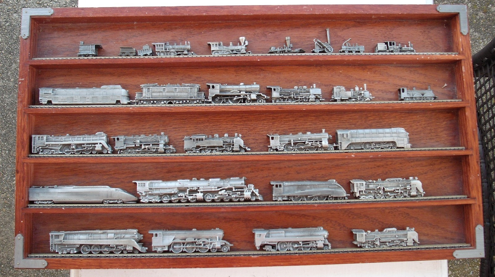 Collection of 28 Different Pewter Franklin Mint Antique Railroad Engines