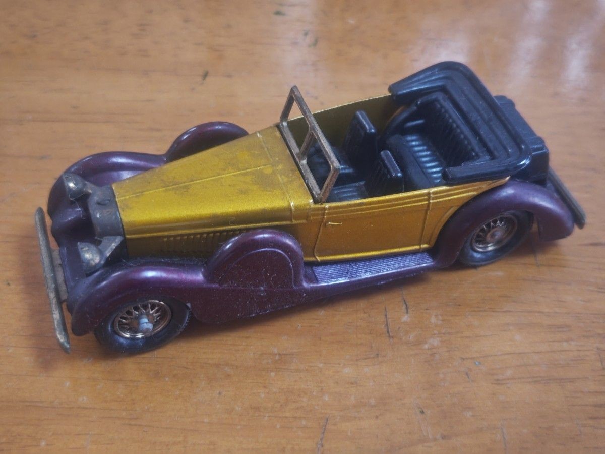 British Matchbox 1938 Lagonda Drophead Coupe, total length over 10cm