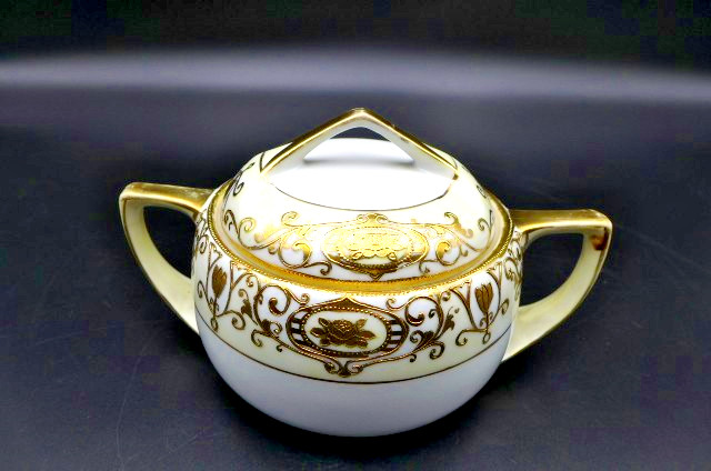 Vintage Noritake Christmas Ball 175 Bone China Covered Sugar Bowl Green \