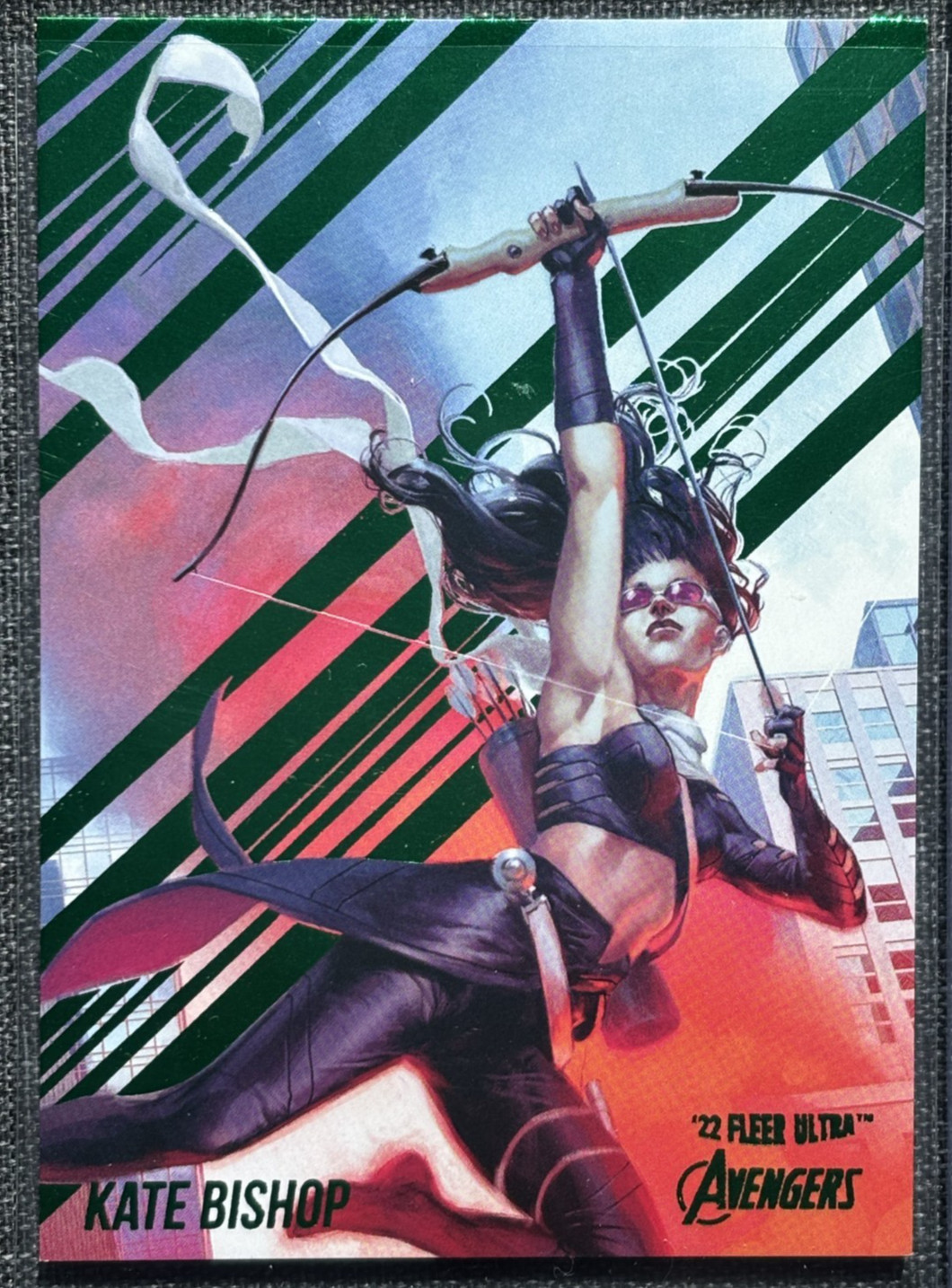 22\' Fleer Ultra Avengers Trading Card Green Foil #37 Kate Bishop