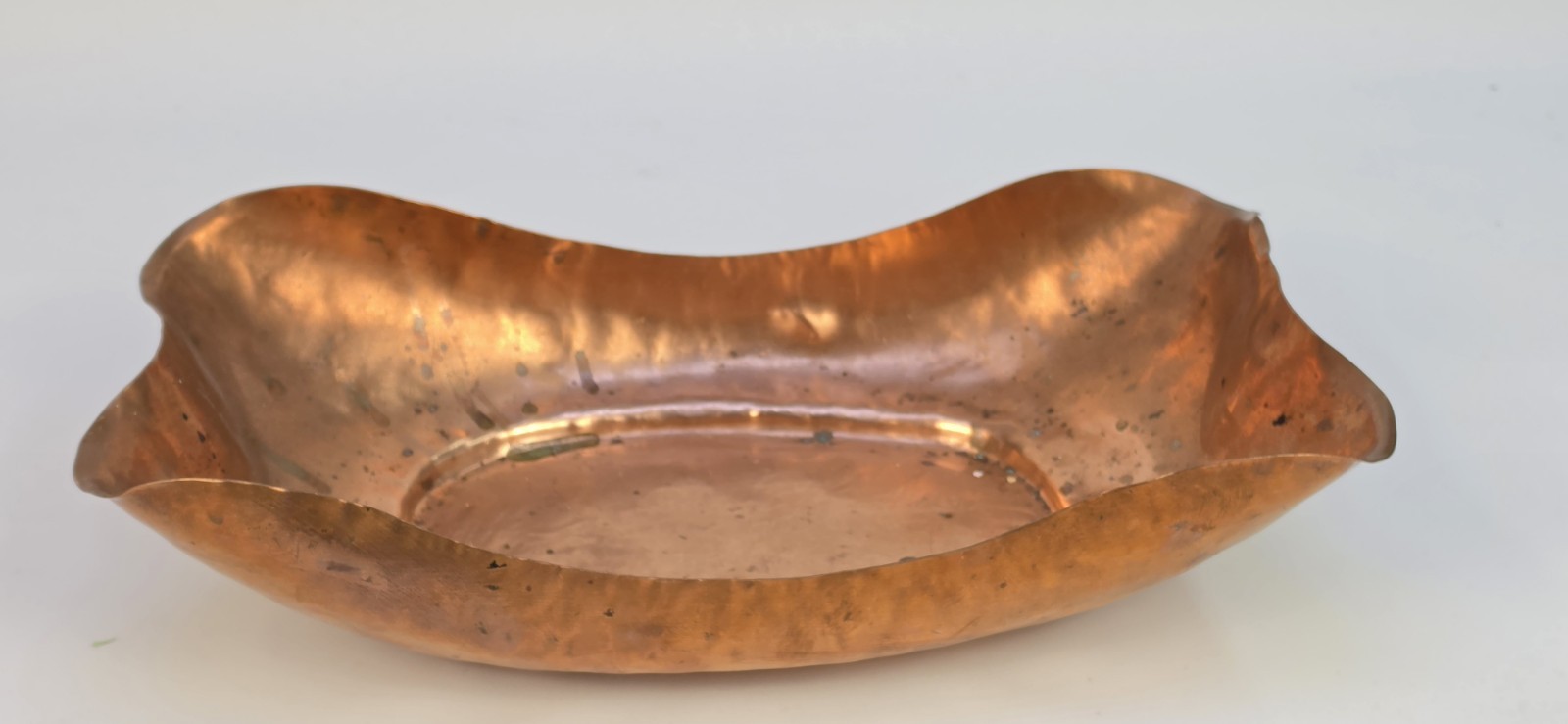 Vintage Hammered Copper Oval Bowl Bread Fruit Tray Centerpiece Dish Large 17\