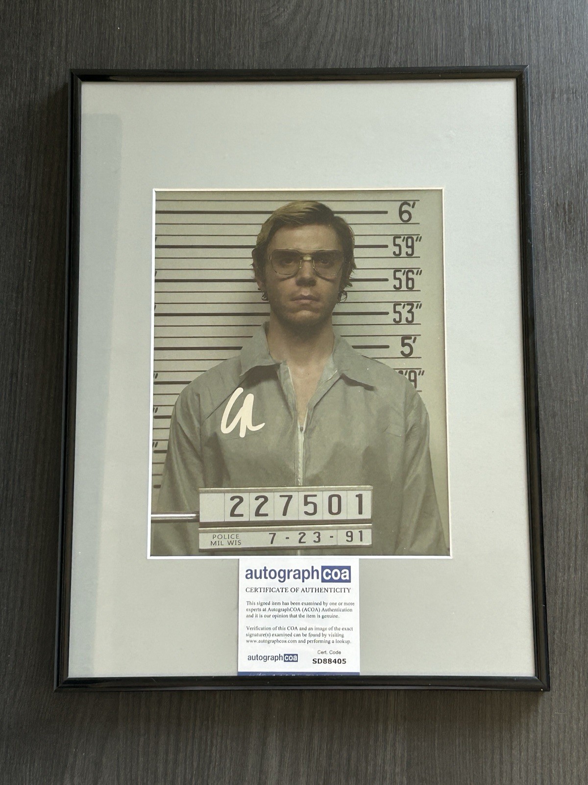 Evan Peters Autograph Jeffrey Dahmer ACOA Framed 