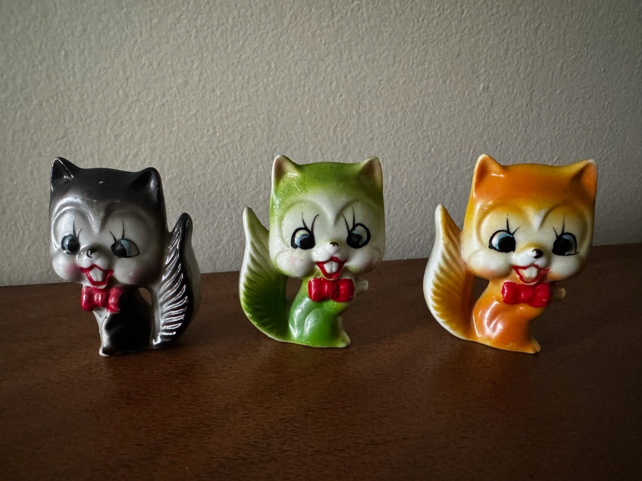 Vtg 1960's Anthropomorphic Squirrel Japan Kitsch Red Bow Tie Big Eyes Lot Of 3 Vtg 1960's Anthropomorphic Squirrel Japan Kitsch Red Bow Tie Big Eyes Lot Of 3