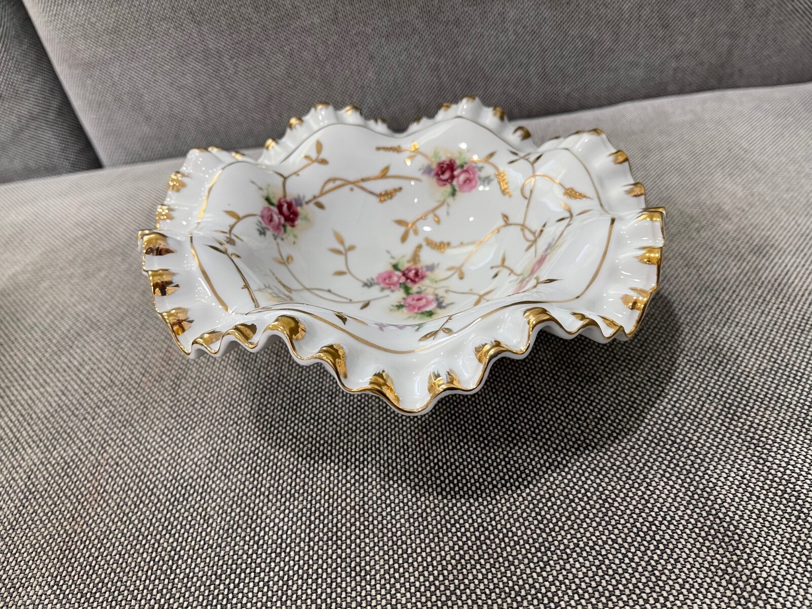 Vtg French or Japanese Porcelain Centerpiece Bowl Ruffled Edge Floral Gold Dec.