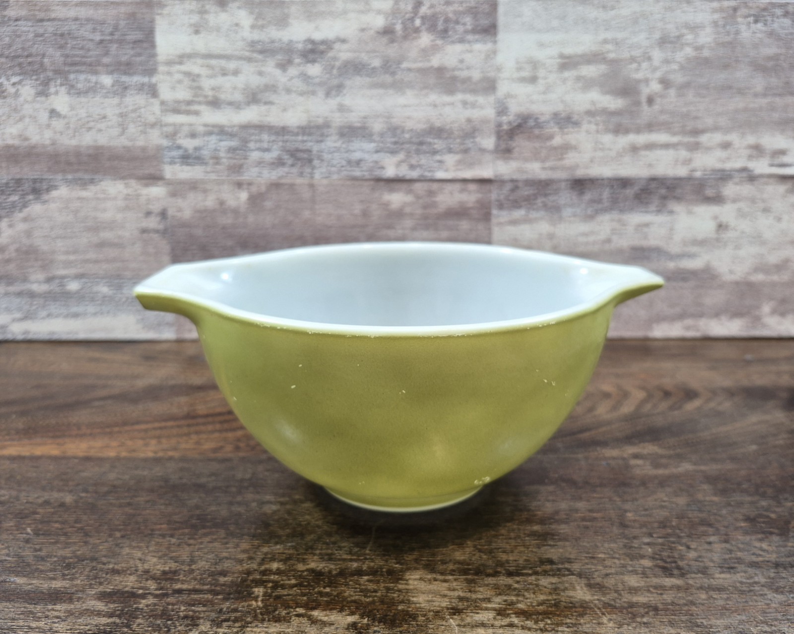 Vintage Pyrex Avocado Green 1.5 Pint Double-Spouted #441 Cinderella Bowl, 1960's Vintage Pyrex Avocado Green 1.5 Pint Double-Spouted #441 Cinderella Bowl, 1960's