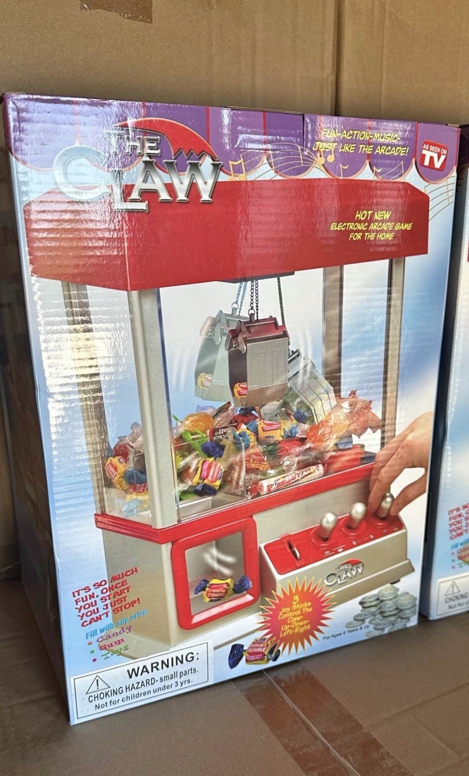 NEW IN BOX Mini Claw Machine Arcade Game Toy Candy Grabber for Kids Retro Red