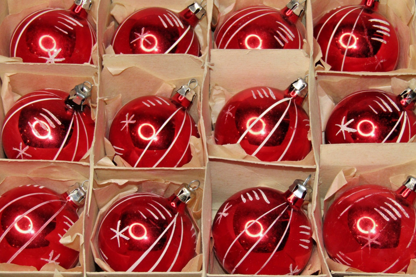 Lot Vintage Glass Stencil STAR Pictured Red BALL Christmas Ornaments Poland
